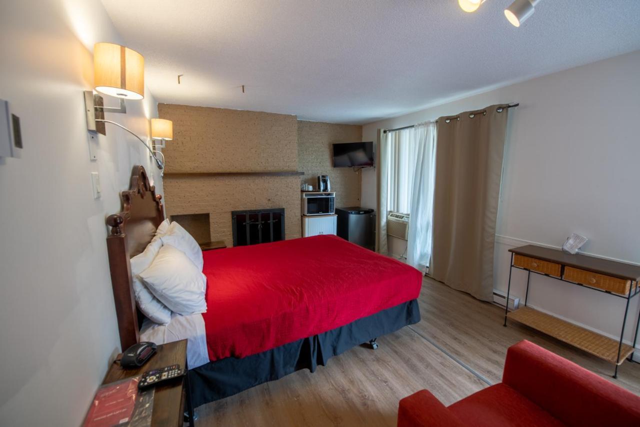 Motel Fleur De Lys Magog Exterior foto